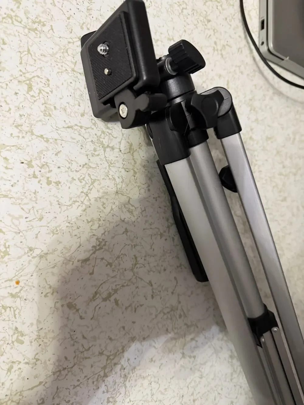 Samsonite Universal Camera Camcorder Tripod 3-Way Pan Head Quick Release w/ Box
